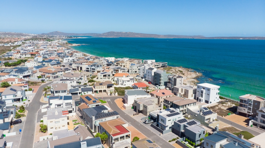 4 Bedroom Property for Sale in Calypso Beach Western Cape